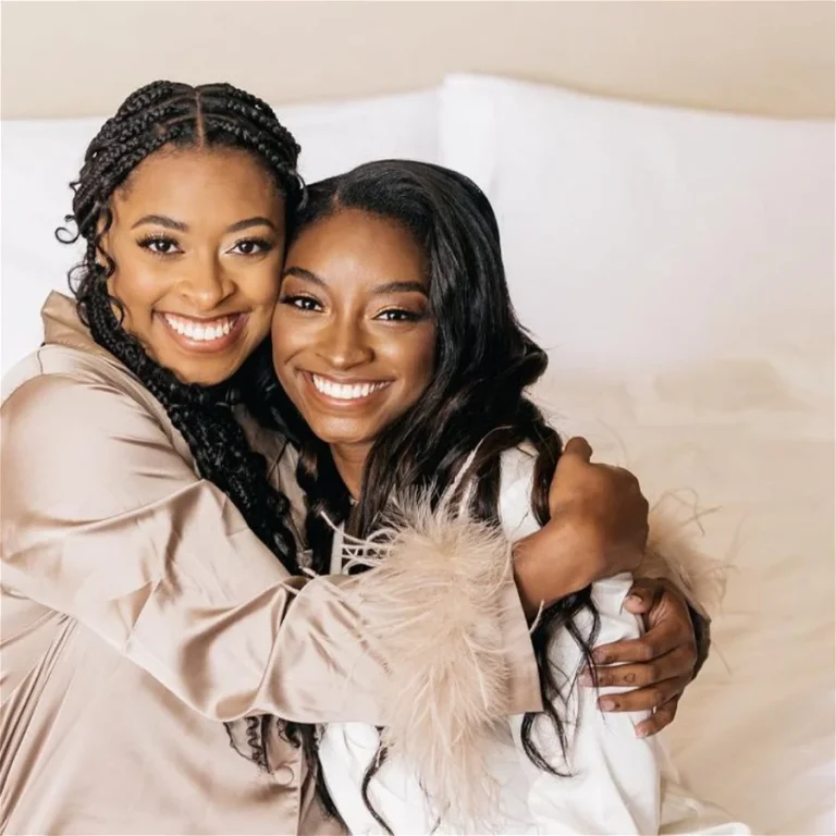 Adria-Biles-and-Simone-Biles